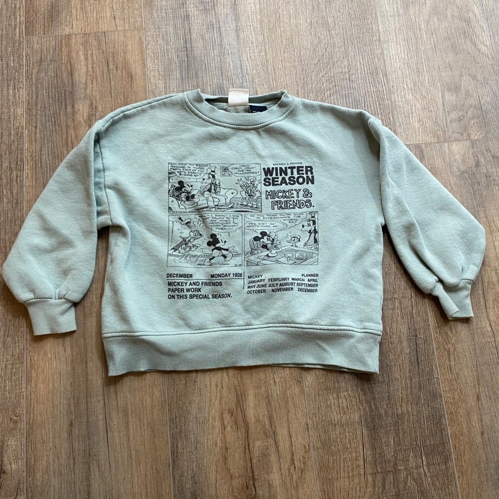 Zara Disney Mickey and Friends‎ Winter Season Comic Sweatshirt Sage Green Size 8